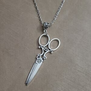 Victorian scissor shaped silver necklace